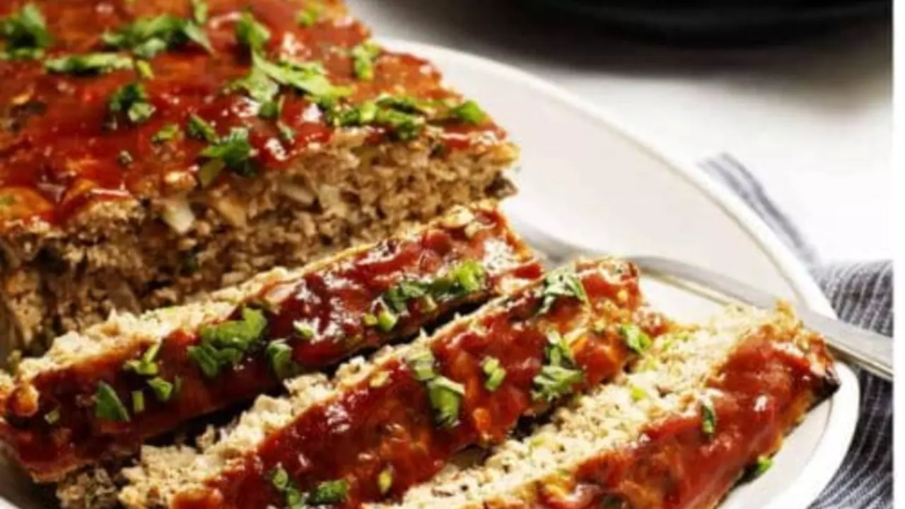 How do you keep turkey meatloaf from falling apart?